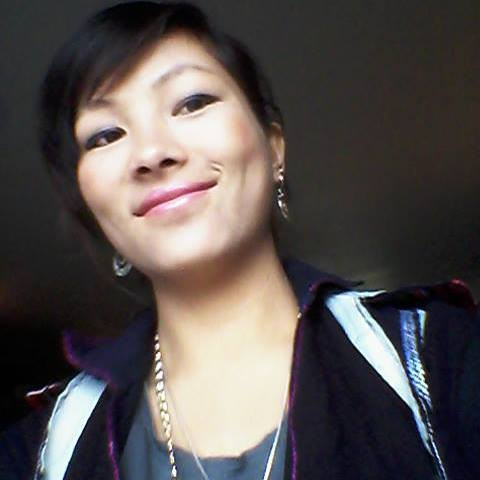 Sau 4 năm kể từ thời điểm đoạn clip nói tiếng Anh của cô bé dân tộc gây “bão” trên mạng xã hội, Lò Thị Mai hiện đã thay đổi rất nhiều. Cô nàng trưởng thành hơn, xinh đẹp hơn và đã có điều kiện để đi học, trau dồi thêm kiến thức và cả ngoại ngữ của mình. Và thật bất ngờ khi, Lò Thị Mai đã lập gia đình, kết hôn với… một người đàn ông nước ngoài, có được một cuộc sống hạnh phúc khiến người người tin rằng “Chuyện cổ tích là có thật”.