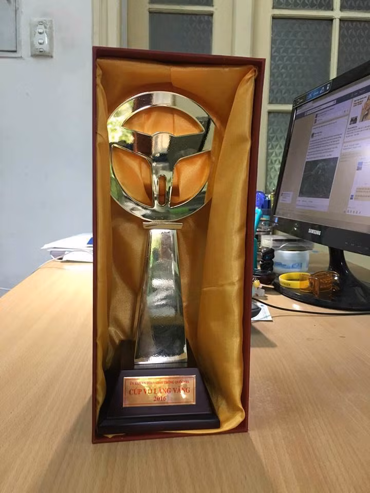 Ngày 8/9, Ủy ban ATGT Quốc gia đã đặc cách trao giải Vô lăng vàng 2016 và phần thưởng 10 triệu đồng của Uỷ ban ATGT Quốc gia cho anh Phan Văn Bắc. Giải Vô lăng vàng được tổ chức lần đầu tiên vào năm 2013, nhằm tôn vinh các lái xe, đơn vị kinh doanh vận tải có nhiều đóng góp trong công tác đảm bảo trật tự an toàn giao thông.