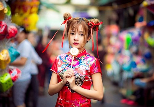 Nguyễn Hồ Thanh Nhã, cô bạn nữ sinh trường Đại học Nguyễn Tất Thành sinh năm 1994 đang thu hút được sự quan tâm đông đảo của giới trẻ Sài Thành với vai trò của một người mẫu ảnh. Mới đây, Thanh Nhã được mọi người yêu mến đặt cho biệt danh hot girl Na Tra trong bộ ảnh đón Trung Thu 2016.