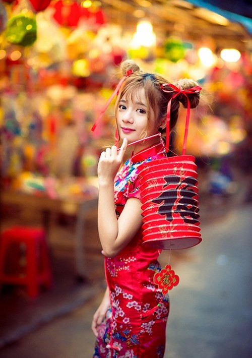 Thời điểm trước đây, tên tuổi của Thanh Nhã cũng đã từng xuất hiện trên nhiều mặt báo với hình tượng cô nàng hot girl 9X có gương mặt trẻ thơ, ngọt ngào. Hiện trang cá nhân của Thanh Nhã cũng đã có khoảng hơn 10 nghìn người theo dõi.