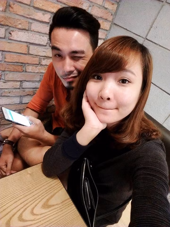 Do không chuẩn bị cầu kỳ, kỹ càng nên việc xin hoa cô dâu và cầu hôn bạn gái của Đăng Lực được xem như một việc "làm liều". Tuy nhiên sau đó, Trâm Anh cũng đã gật đầu đồng ý. Nói về việc này, Đăng Lực cho rằng có lẽ anh đã có được quá nhiều sự may mắn. Bởi đơn giản, mọi việc làm đều khá ngẫu hứng dù ý tưởng của anh đã có từ vài ngày trước. Không chuẩn bị, không tính toán gì nhiều... nhưng Đăng Lực đã làm được cái việc khó nhất là khiến người yêu của anh xúc động bằng chính những hành động đơn giản nhất.