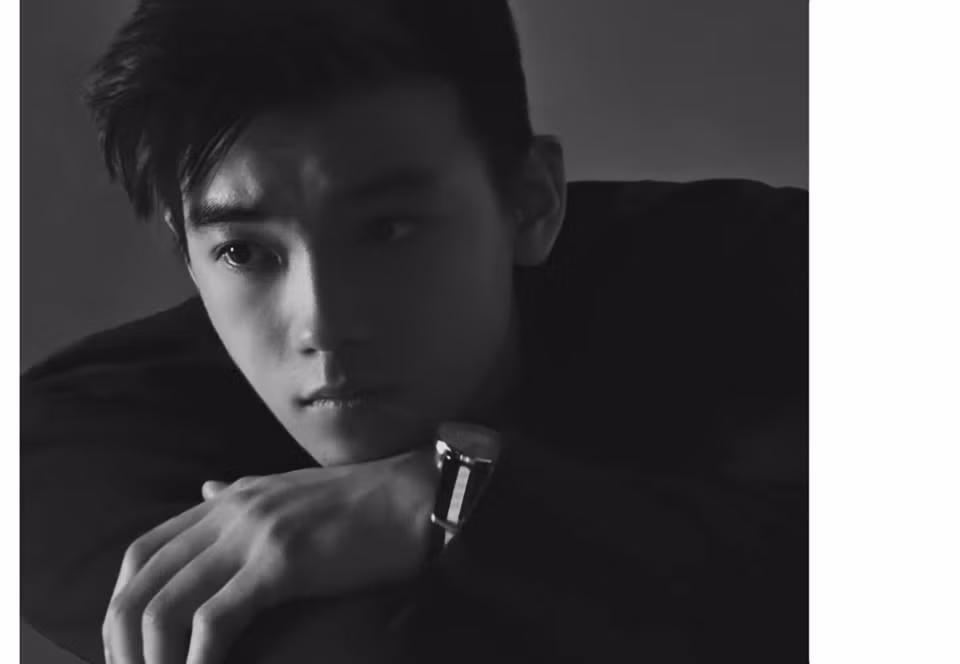 Tháng 5/2016, Chris Khoa một lần nữa gây xôn xao ở khắp mọi nơi khi tiết lộ thông tin cậu từng được 6 công ty nổi tiếng, có tầm ảnh hưởng lớn trên thế giới mời gọi về làm việc. Những công ty này bao gồm: Apple, Google, Goldman Sachs (Ngân hàng đầu tư lớn nhất thế giới), BlackRock (Ngân hàng quản lý tiền tệ lớn nhất thế giới), Bank of England (Ngân hàng trung ương của Anh) và HSBC.