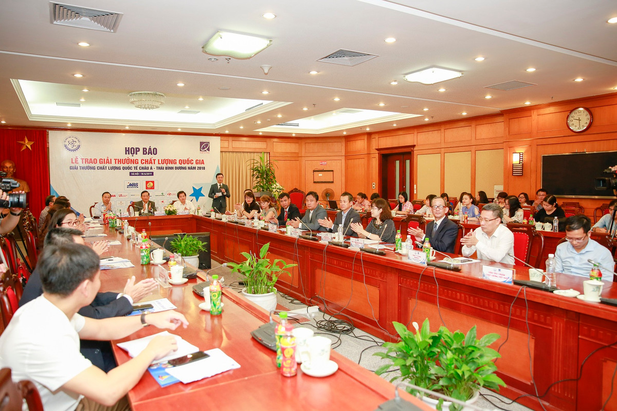 Bo Khoa hoc Cong nghe trao giai vang chat luong Quoc gia cho Tan Hiep Phat