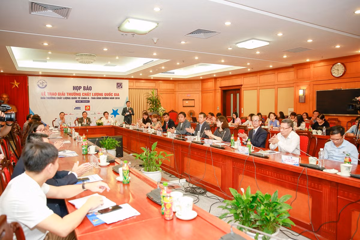 Bo Khoa hoc Cong nghe trao giai vang chat luong Quoc gia cho Tan Hiep Phat