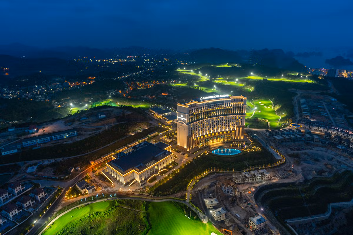 Hao huc cho don trinh dien phao hoa an tuong tai Carnaval Ha Long 2019-Hinh-2