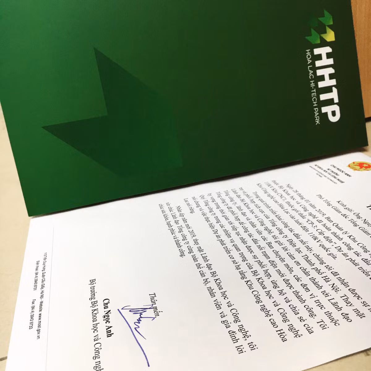 Bo truong Bo Khoa hoc va Cong nghe Chu Ngoc Anh gui thu cam on EVN HANOI-Hinh-2