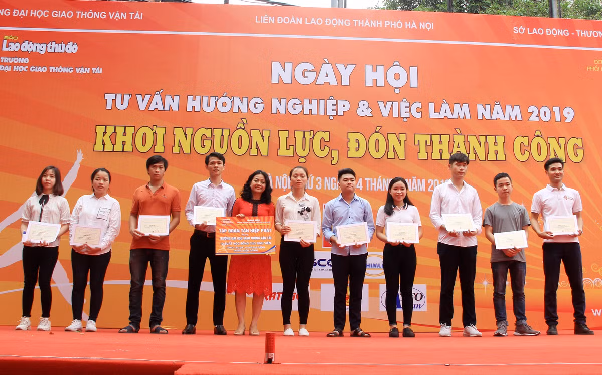 Ngay hoi Huong nghiep va Viec lam nam 2019: “Khoi nguon luc, don thanh cong”-Hinh-4