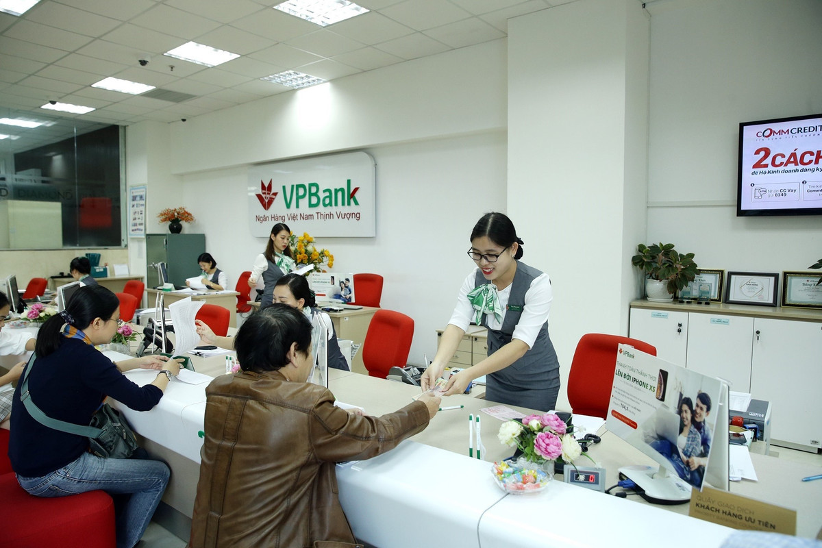 VPBank dat hon 7.900 ty dong doanh thu trong quy I