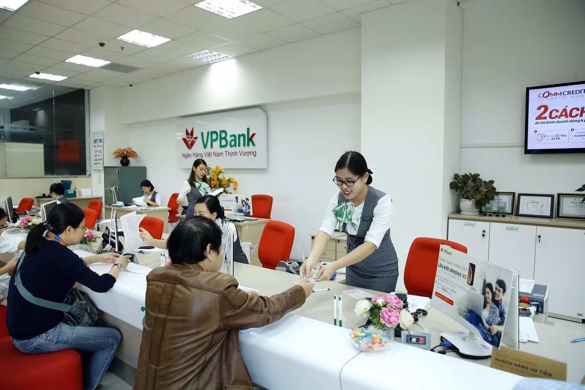 VPBank dat hon 7.900 ty dong doanh thu trong quy I