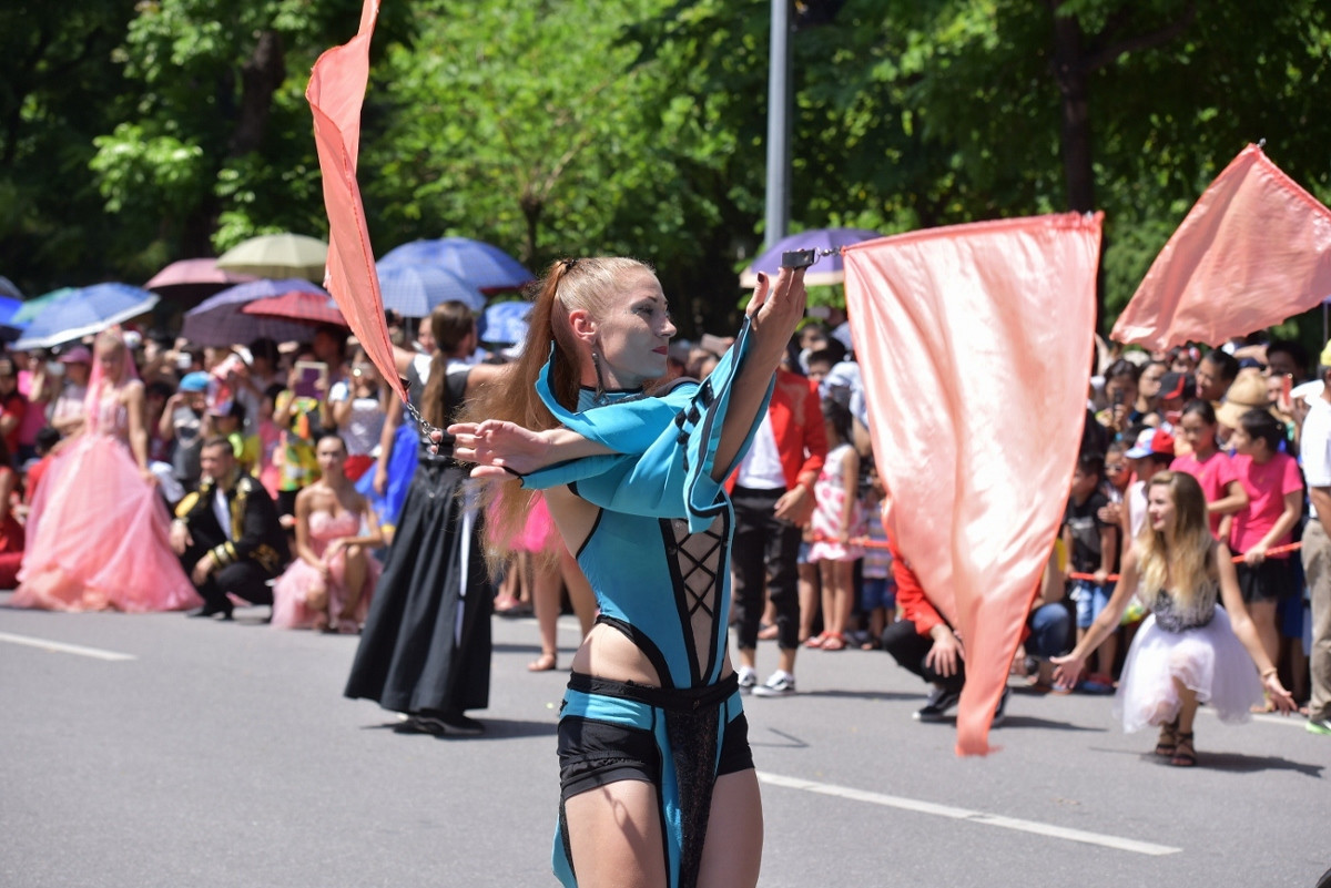 Ky niem sinh nhat Bac, Ha Noi to chuc Carnival duong pho quanh Ho Guom-Hinh-6