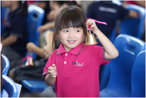 Giao vien quoc te thich thu voi le khai giang tai TH School-Hinh-5