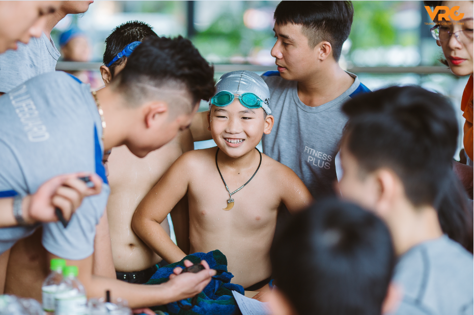 Nghe An: “Kinh ngu” nhi hao huc cho don Giai boi trong nha lon nhat nam-Hinh-6