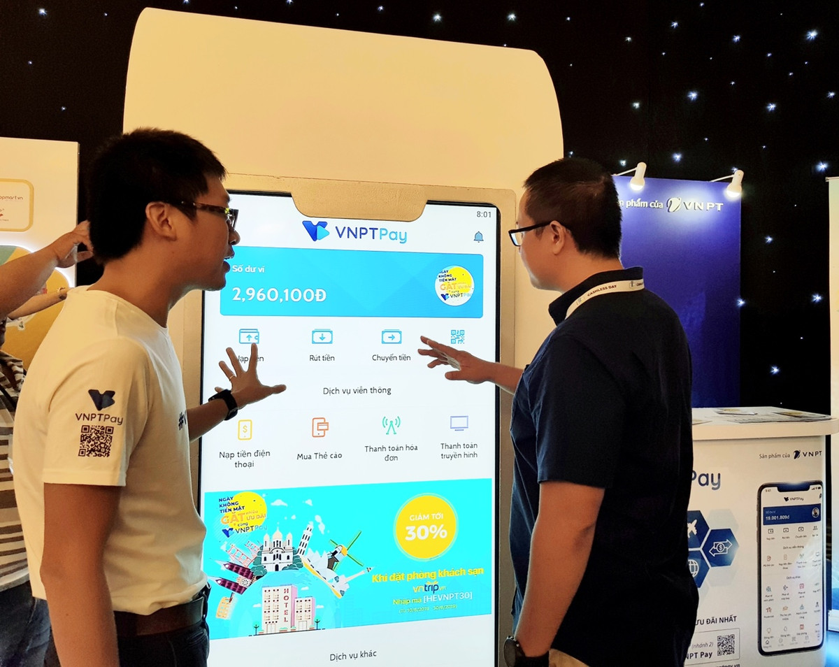 Thuan loi, de dang khi thanh toan “khong tien mat” voi VNPT Pay
