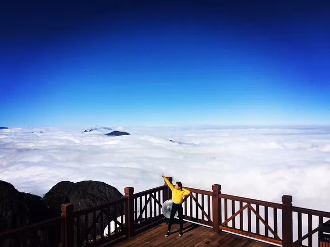 Di bien cung van nong, nha nha do len Fansipan “mac ao khoac”-Hinh-2