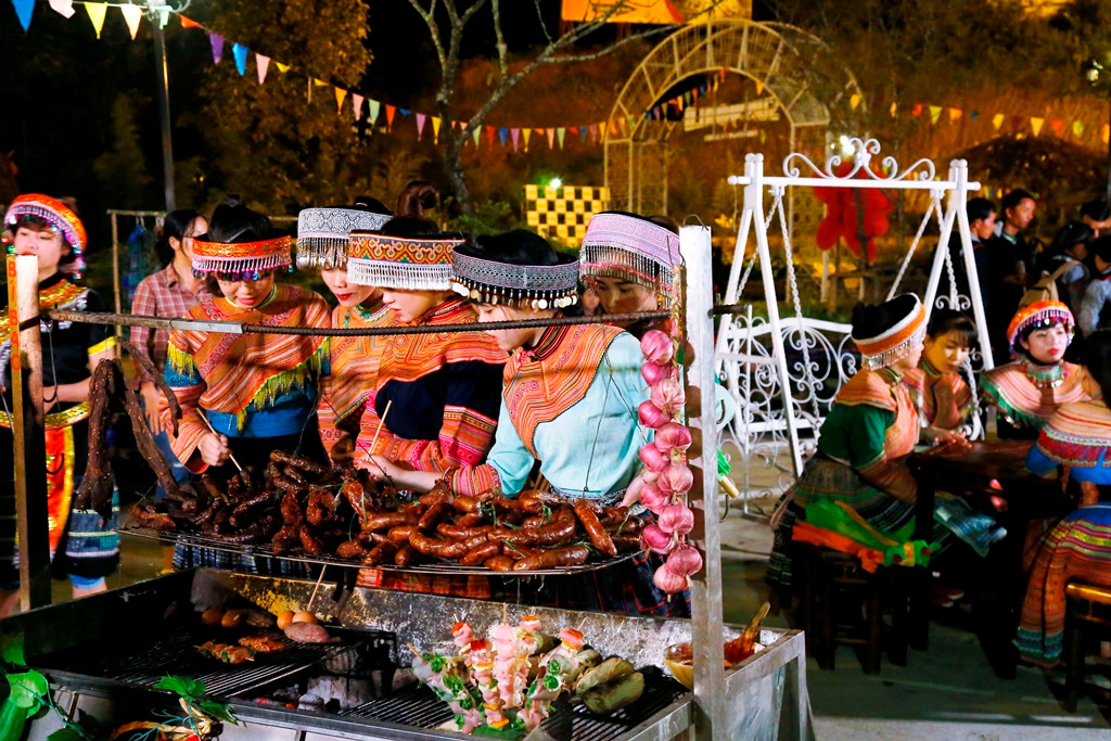 Di bien cung van nong, nha nha do len Fansipan “mac ao khoac”-Hinh-7