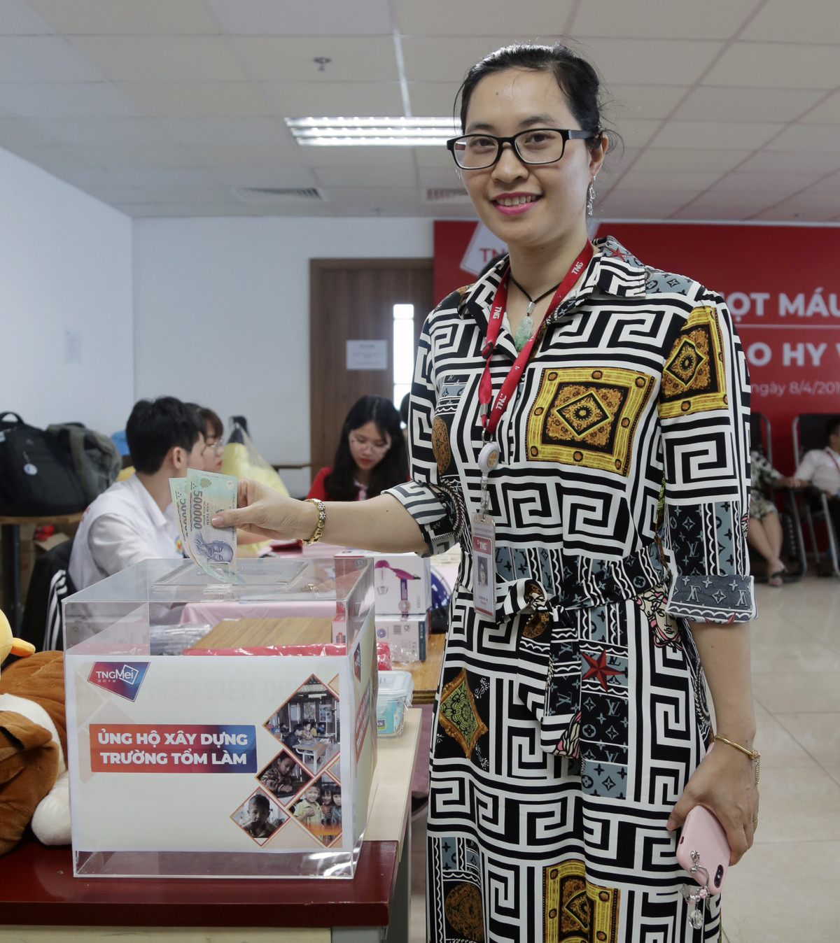 CBNV TNG Holdings Vietnam gay quy xay truong cho tre em vung cao-Hinh-3