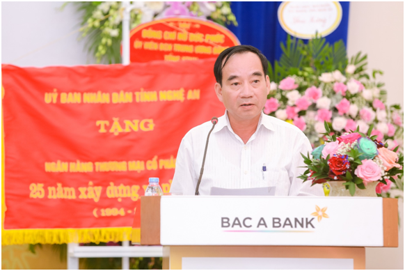 25 nam thanh lap: BAC A BANK nhan huan chuong lao dong hang ba-Hinh-3