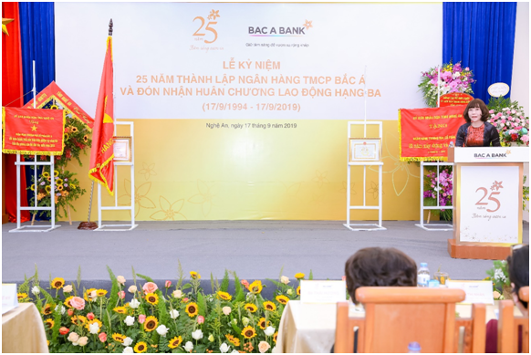 25 nam thanh lap: BAC A BANK nhan huan chuong lao dong hang ba-Hinh-6