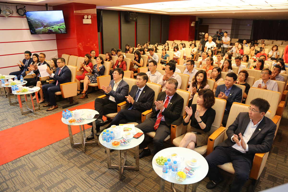 HDBank va MoneyGram ky ket hop tac chi tra kieu hoi tai nha-Hinh-2