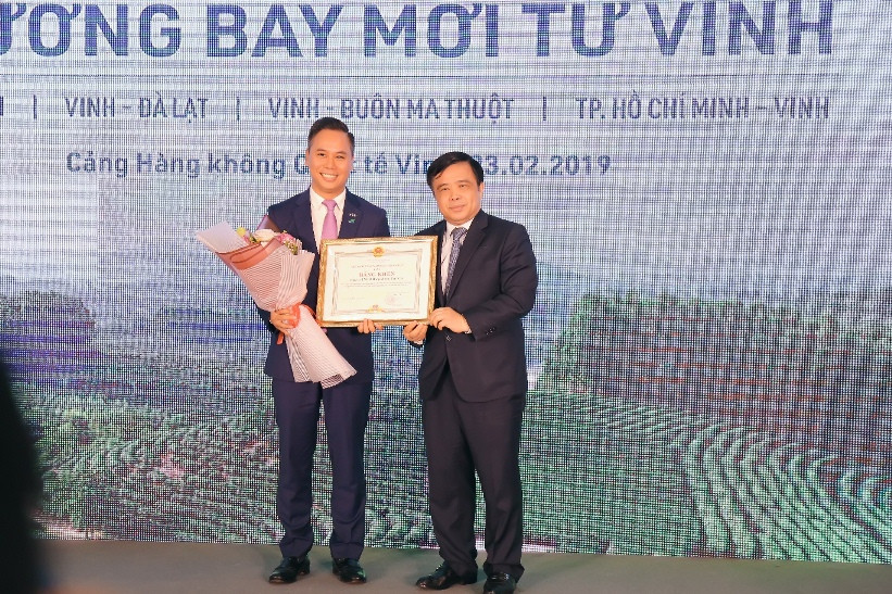 Pho Thu tuong Vuong Dinh Hue bay khai truong duong bay moi cua Bamboo Airways toi Vinh-Hinh-4