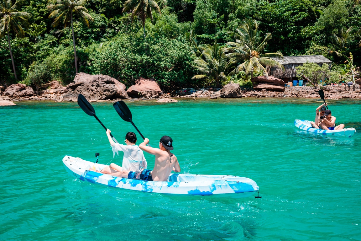 Den Hon Thom he nay, trai nghiem ca “bau troi thanh xuan”-Hinh-7