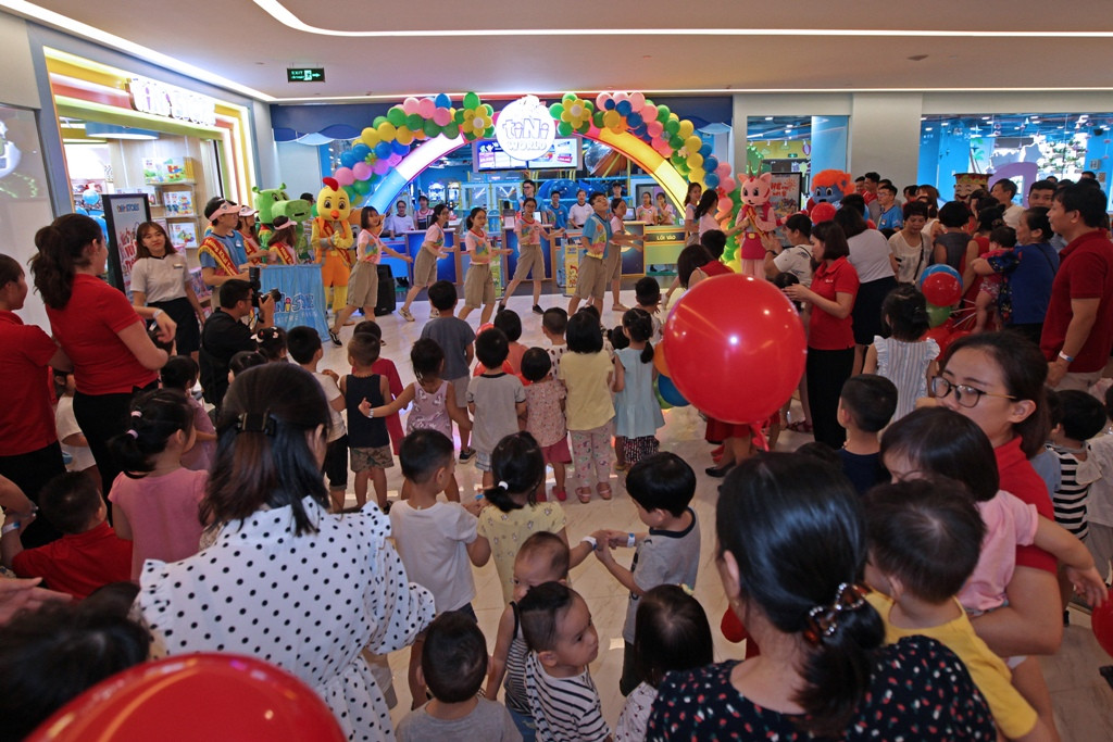 TTTM Sun Plaza Thuy Khue bung no ngay khai truong-Hinh-4