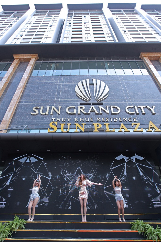TTTM Sun Plaza Thuy Khue bung no ngay khai truong