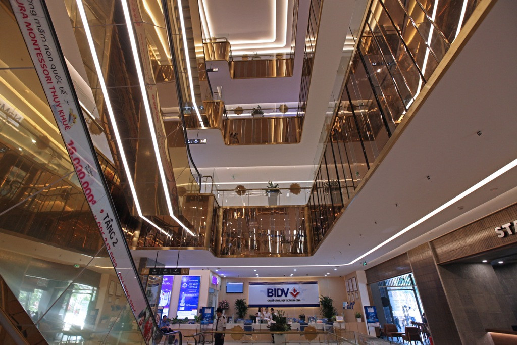 TTTM Sun Plaza Thuy Khue bung no ngay khai truong-Hinh-2