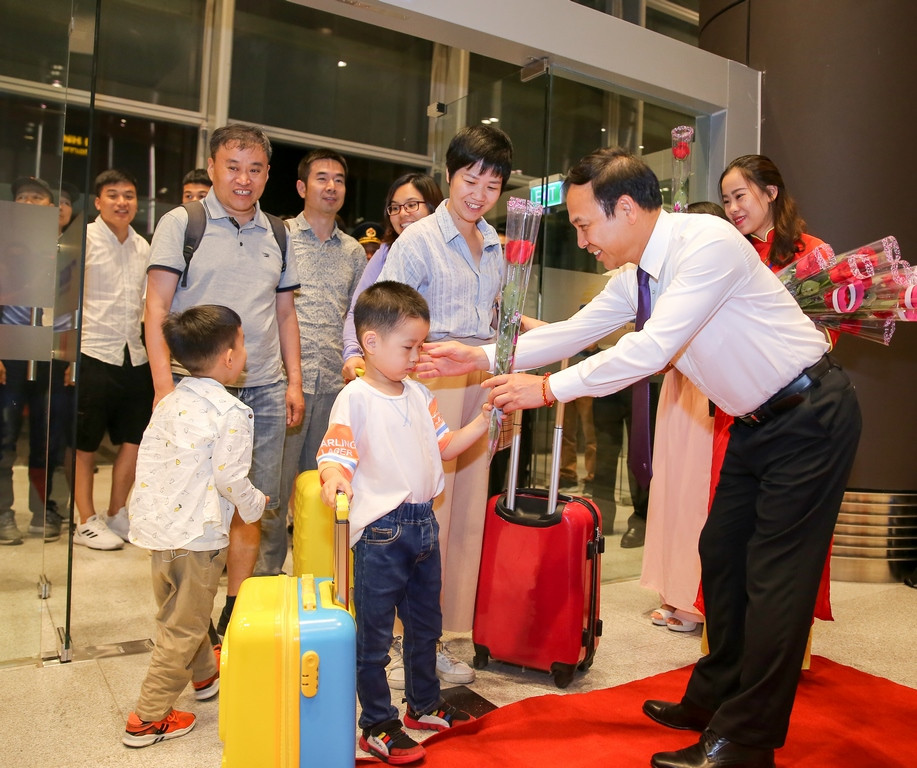 Khai truong duong bay thang Tham Quyen, san bay Van Don cham tay vao thi truong QT-Hinh-5