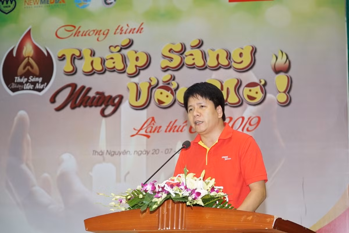 Vietjet dong hanh “thap sang uoc mo” cho hang ngan em nho cac tinh phia Bac