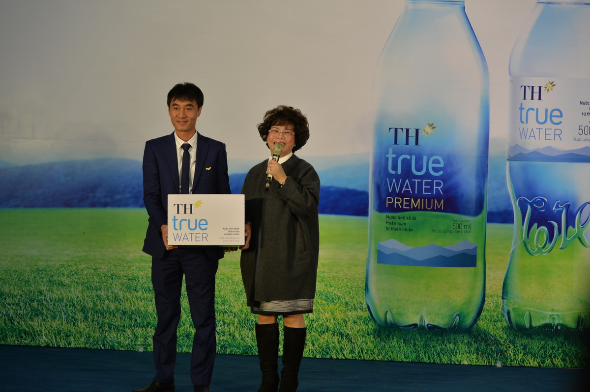 Ba Thai Huong lan thu ba lot top 50 phu nu anh huong nhat Viet Nam-Hinh-4