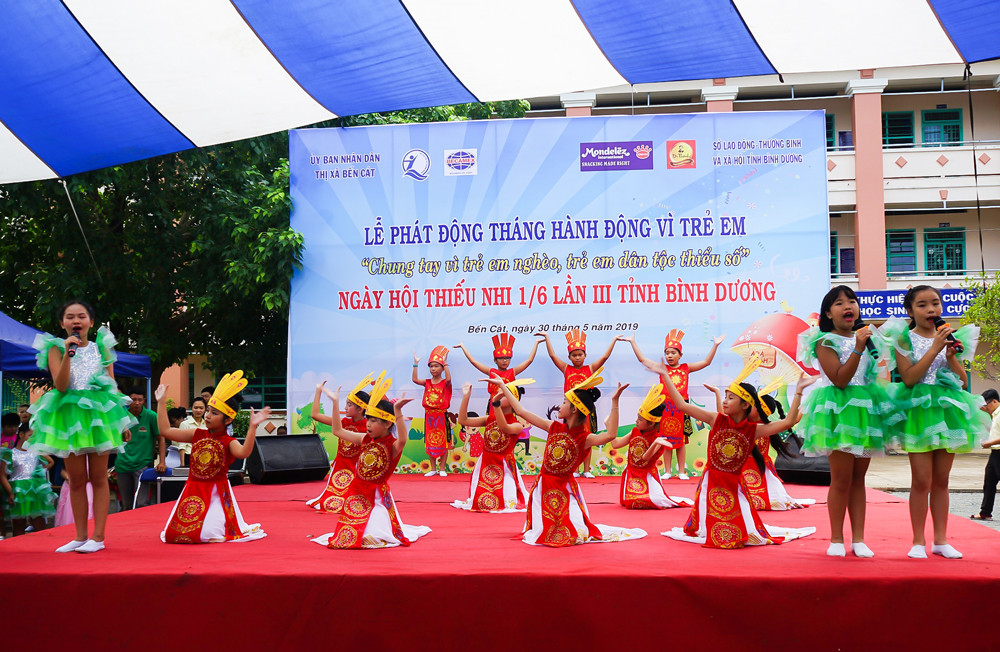 Tan Hiep Phat mang niem vui den hang tram tre em Ngay quoc te thieu nhi