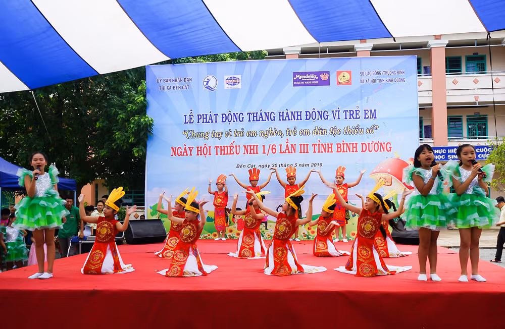 Tan Hiep Phat mang niem vui den hang tram tre em Ngay quoc te thieu nhi