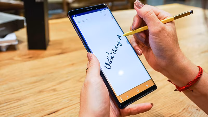 Top 6 smartphone se khuynh dao thi truong Tet Ky Hoi 2019