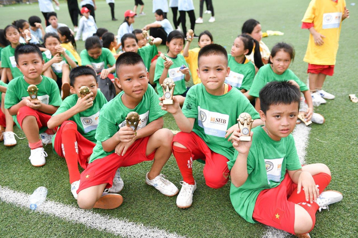 240 cầu thủ nhí tham gia Ngày hội bóng đá đều xứng đáng là những nhà vô địch.