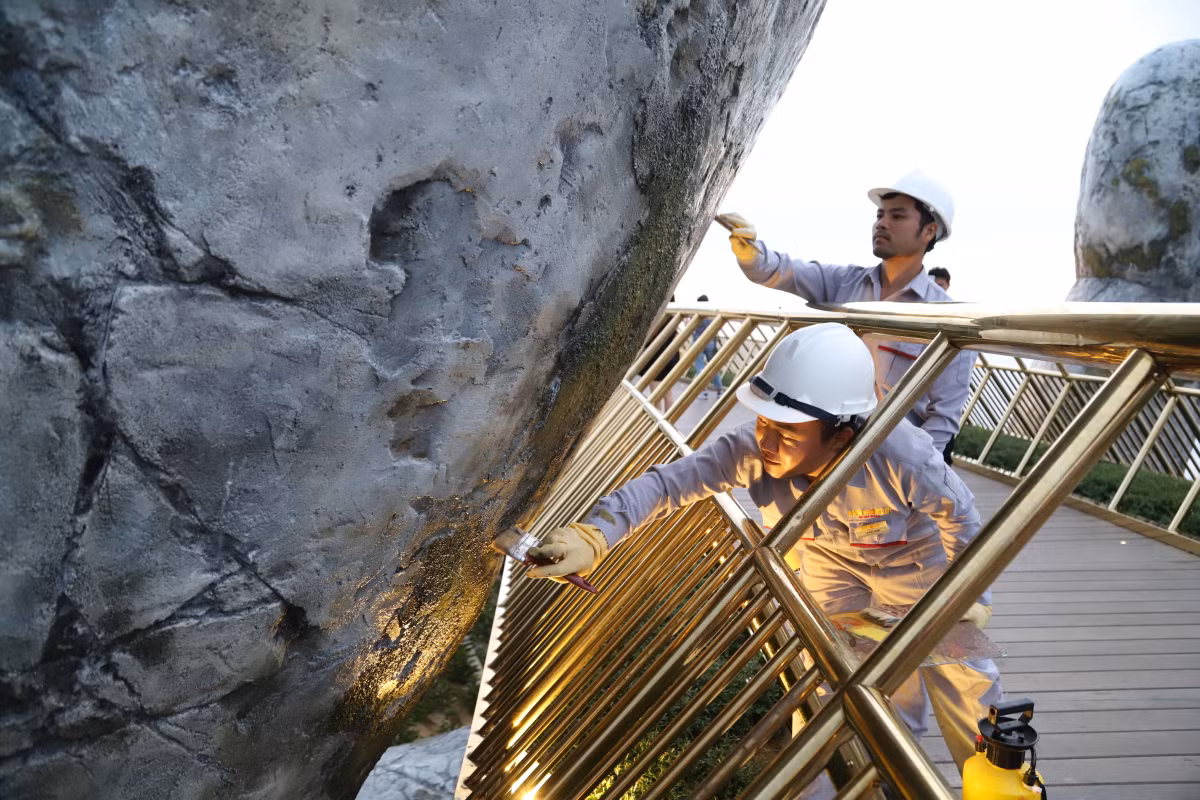 Vu ve bay len ban tay nang do Cau Vang: cong tac khac phuc rat mat cong-Hinh-2
