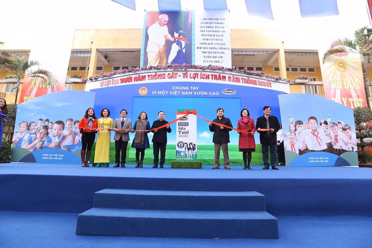 Chuong trinh Sua hoc duong tai Ha Noi: Nhieu phu huynh muon moi con duoc them 2-3 suat