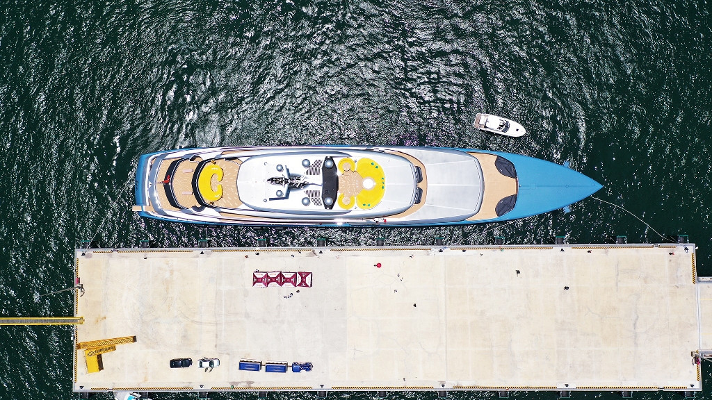 Chiem nguong sieu du thuyen 150 trieu do long lay giua vinh Ha Long-Hinh-3