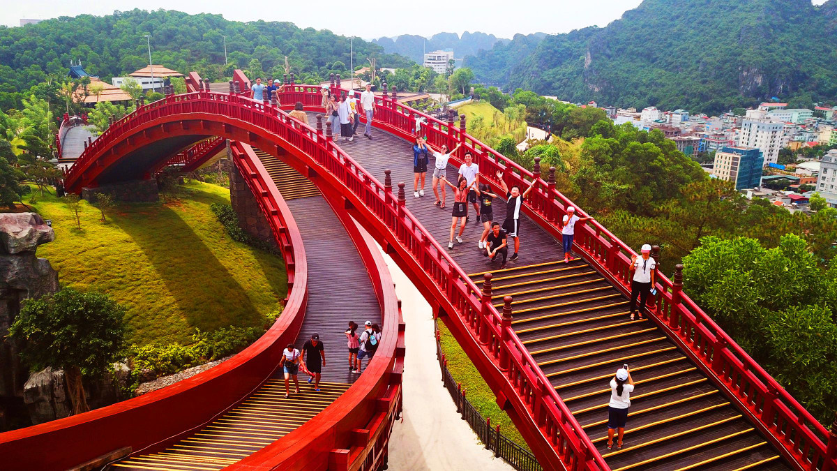 Kham pha “thu phu” du lich Ha Long cung hot girl Trang Hime-Hinh-7