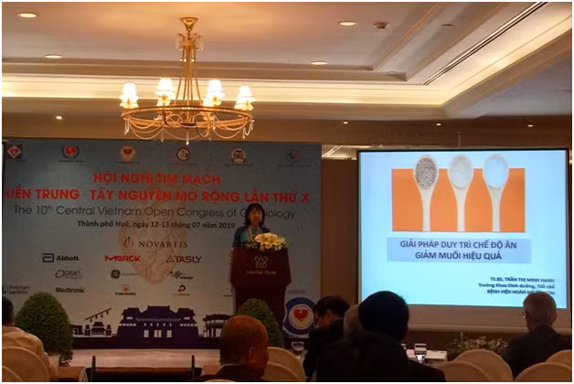 Giam muoi hieu qua bang bot ngot trong che bien mon an