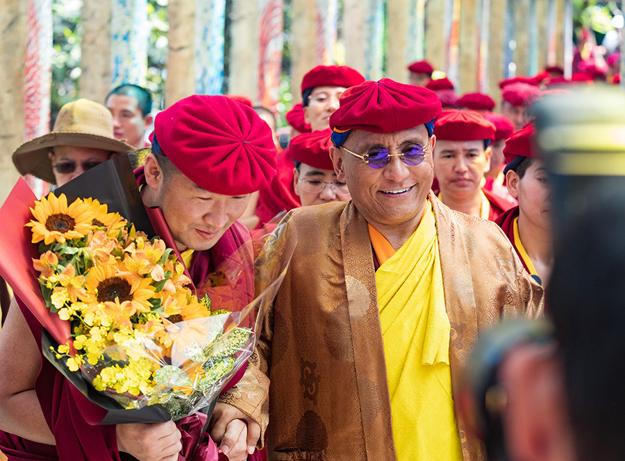 Duc Phap Vuong Gyalwang Drukpa tham quan Ba Na Hills-Hinh-4