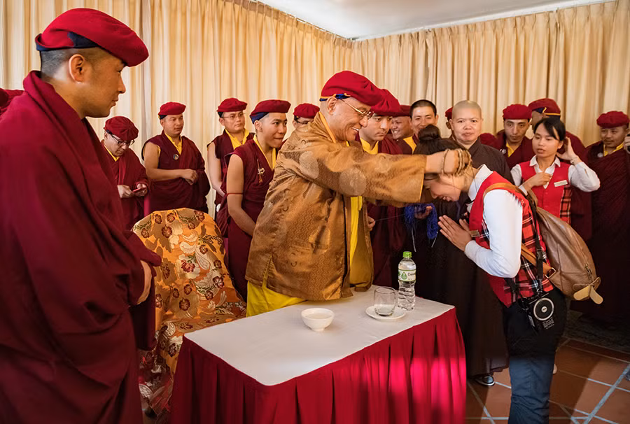 Duc Phap Vuong Gyalwang Drukpa tham quan Ba Na Hills-Hinh-2