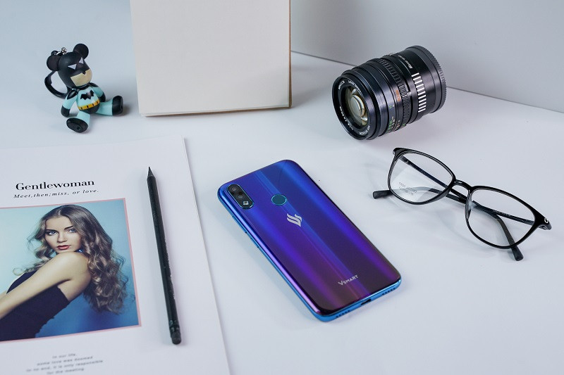 Sau hơn 1 năm công bố thương hiệu, Công ty VinSmart đã chính thức giới thiệu 8 sản phẩm điện thoại di động ra thị trường. Riêng năm 2019, đã có 3 sản phẩm thuộc thế hệ 2 là Vsmart Live, Vsmart Bee, Vsmart Star đến tay người tiêu dùng. Dự kiến, Vsmart sẽ tiếp tục công bố các sản phẩm vào mùa mua sắm cuối năm 2019.