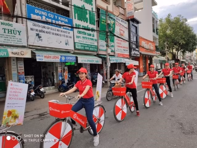 Ngan hang roadshow huong ung khong dung tien mat va mien phi chuyen tien-Hinh-8