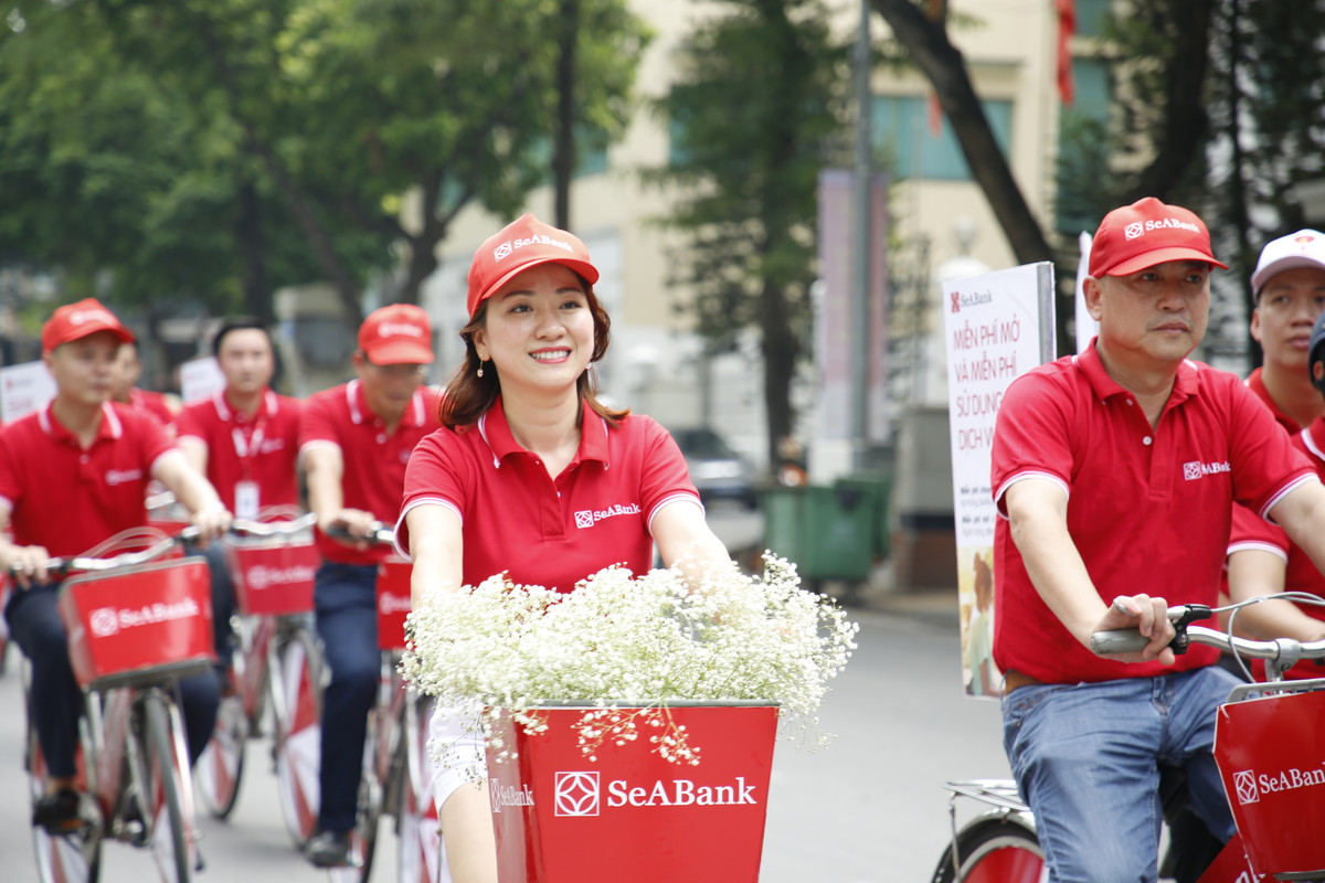 Ngan hang roadshow huong ung khong dung tien mat va mien phi chuyen tien-Hinh-3