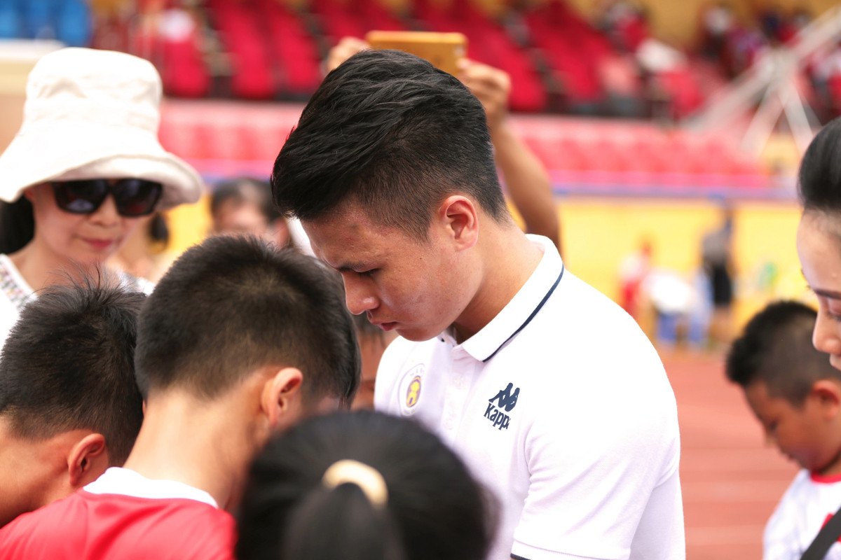 Lan dau tien co mot chuong trinh xa hoi quy tu dan sao cua tuyen Viet Nam