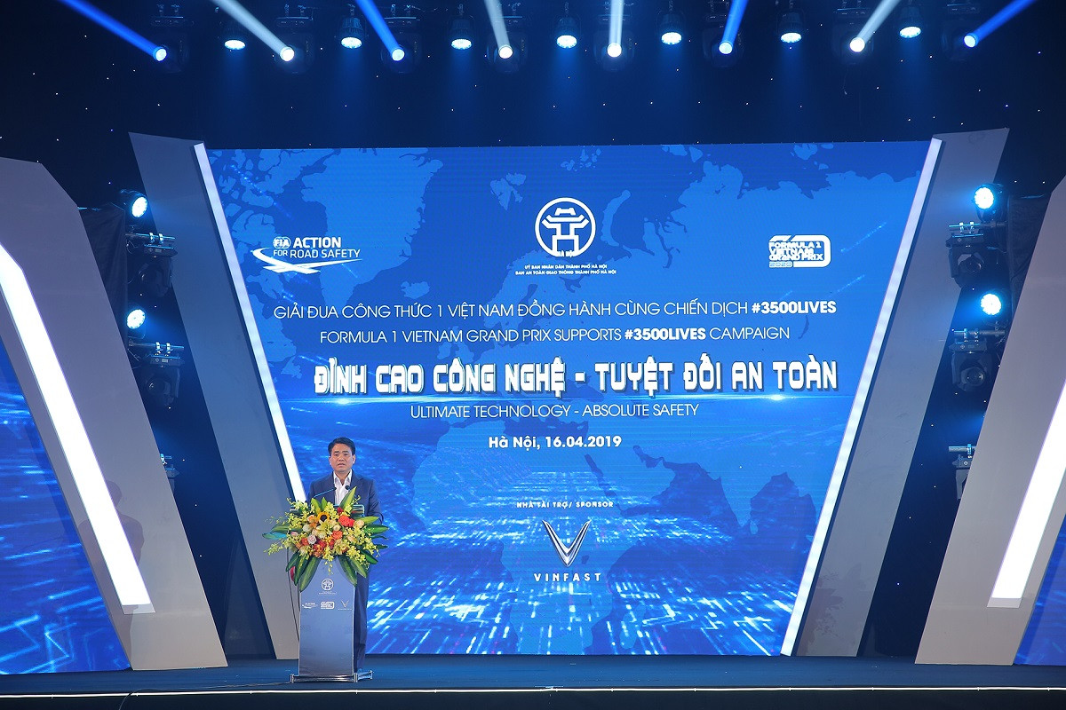 Viet Nam Grand Prix tang 10.000 mu bao hiem cho hoc sinh, sinh vien