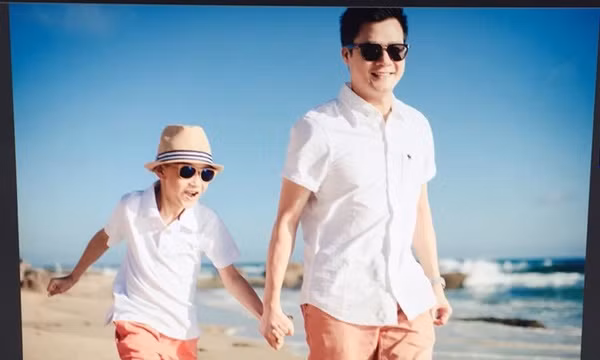 Quang Dũng thường xuyên chia sẻ hình ảnh con trai trên trang cá nhân nhưng từ chối trả lời về đời tư trước truyền thông. Anh vắng bóng trong các sự kiện của làng giải trí và tập trung toàn bộ thời gian cho âm nhạc.