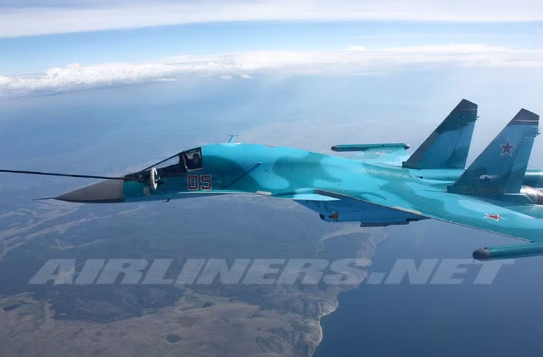 Nó có thể tăng tầm bay xa hơn nếu được tiếp nhiên liệu trên không.