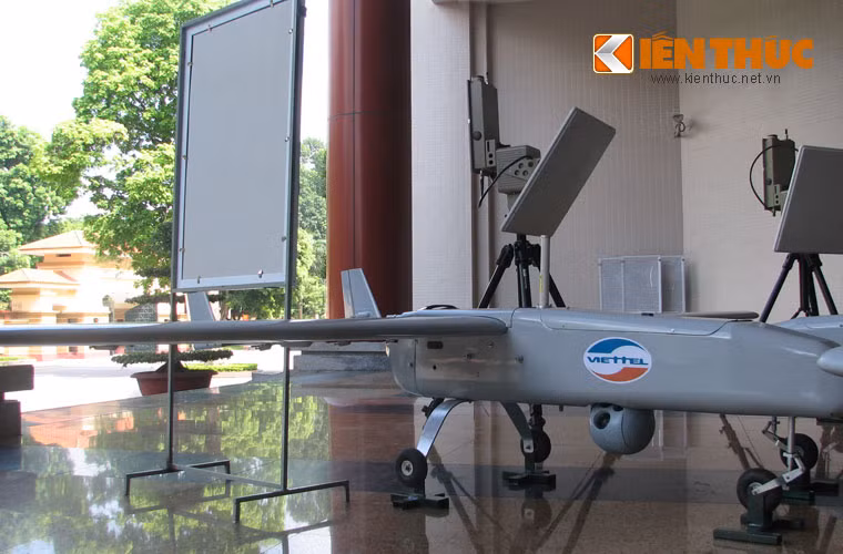 UAV VT-PATROL có chiều dài 2,31m, cao 0,78m, sải cánh 3,35m, trọng lượng tối đa 26kg.